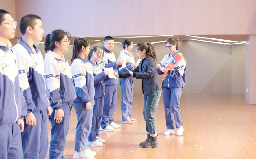 篮球封闭训练中的体能提升方案_1